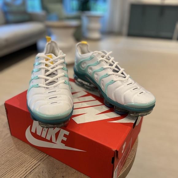 Nike air vapormax plus white blue red - Picture 1 of 6